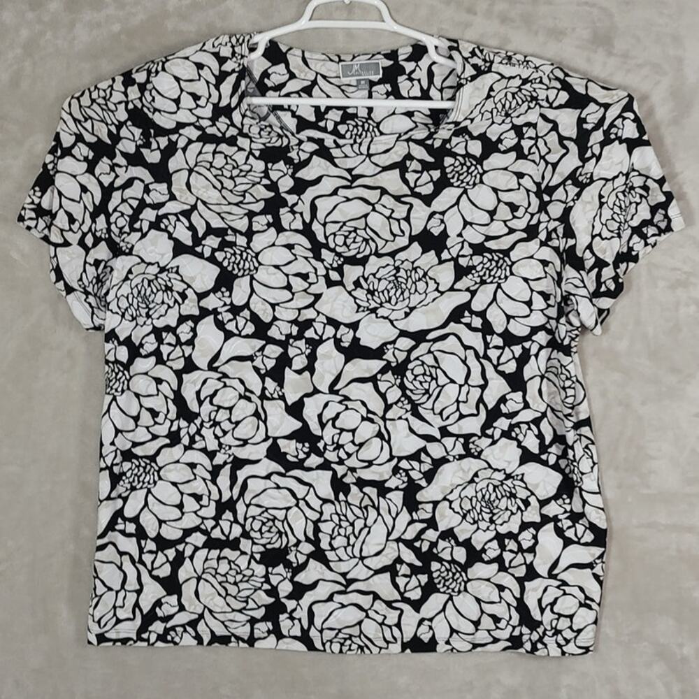 JM Collection Woman Plus Size 3X Short Sleeve Pullover Top Black w/White Flowers